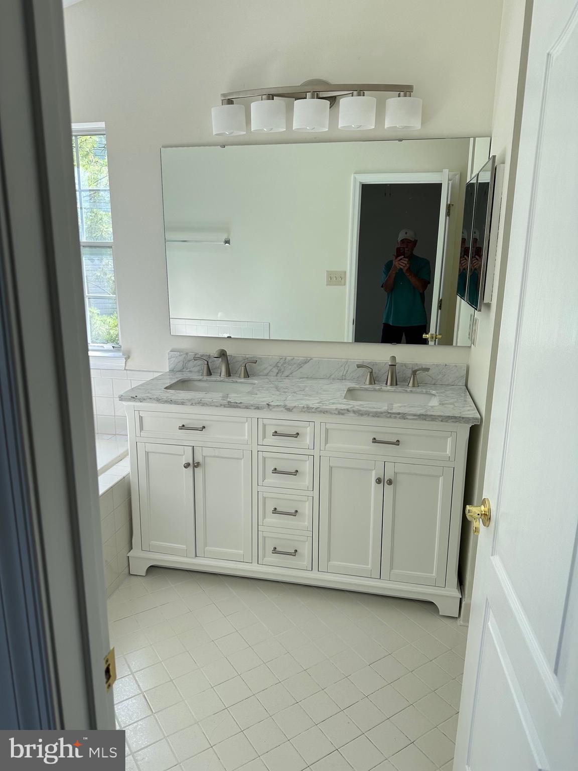 929 Jubal Way Frederick, MD 21701 - Photo 9 of 20 Master Bath