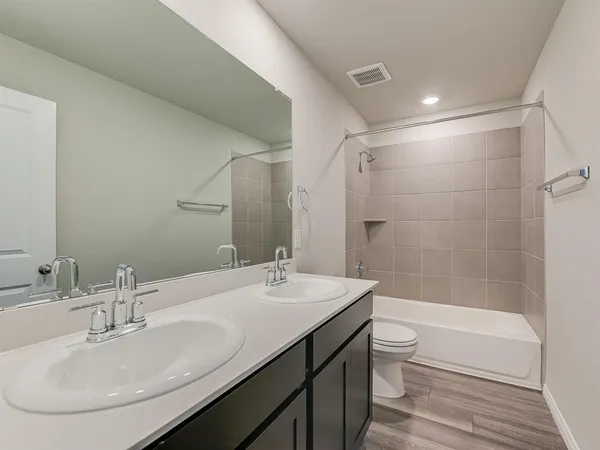 $2,350 | 109 Capella Way, Hutto, TX 78634