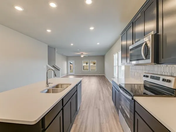 $2,350 | 109 Capella Way, Hutto, TX 78634