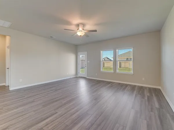 $2,350 | 109 Capella Way, Hutto, TX 78634