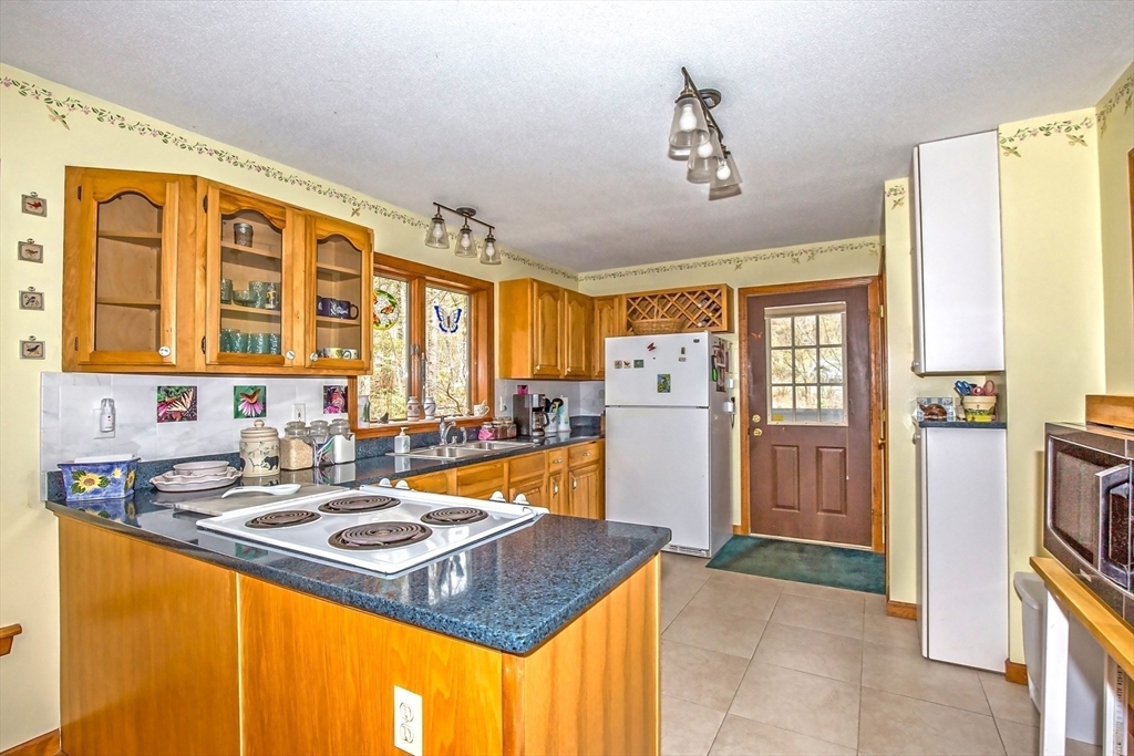 32 Woodchuck Hollow Road Tolland, MA 01034 - Photo 11 of 41