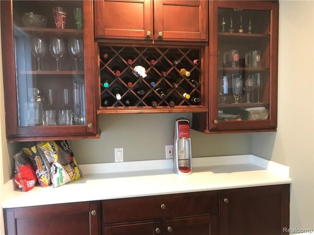 875 Hampton Circle Rochester Hills, MI 48307 - Photo 24 of 47
