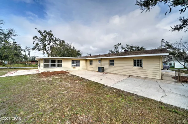 $1,975 | 1602 Montana Avenue, Lynn Haven, FL 32444