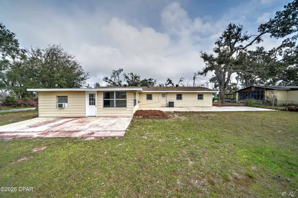 $1,975 | 1602 Montana Avenue, Lynn Haven, FL 32444