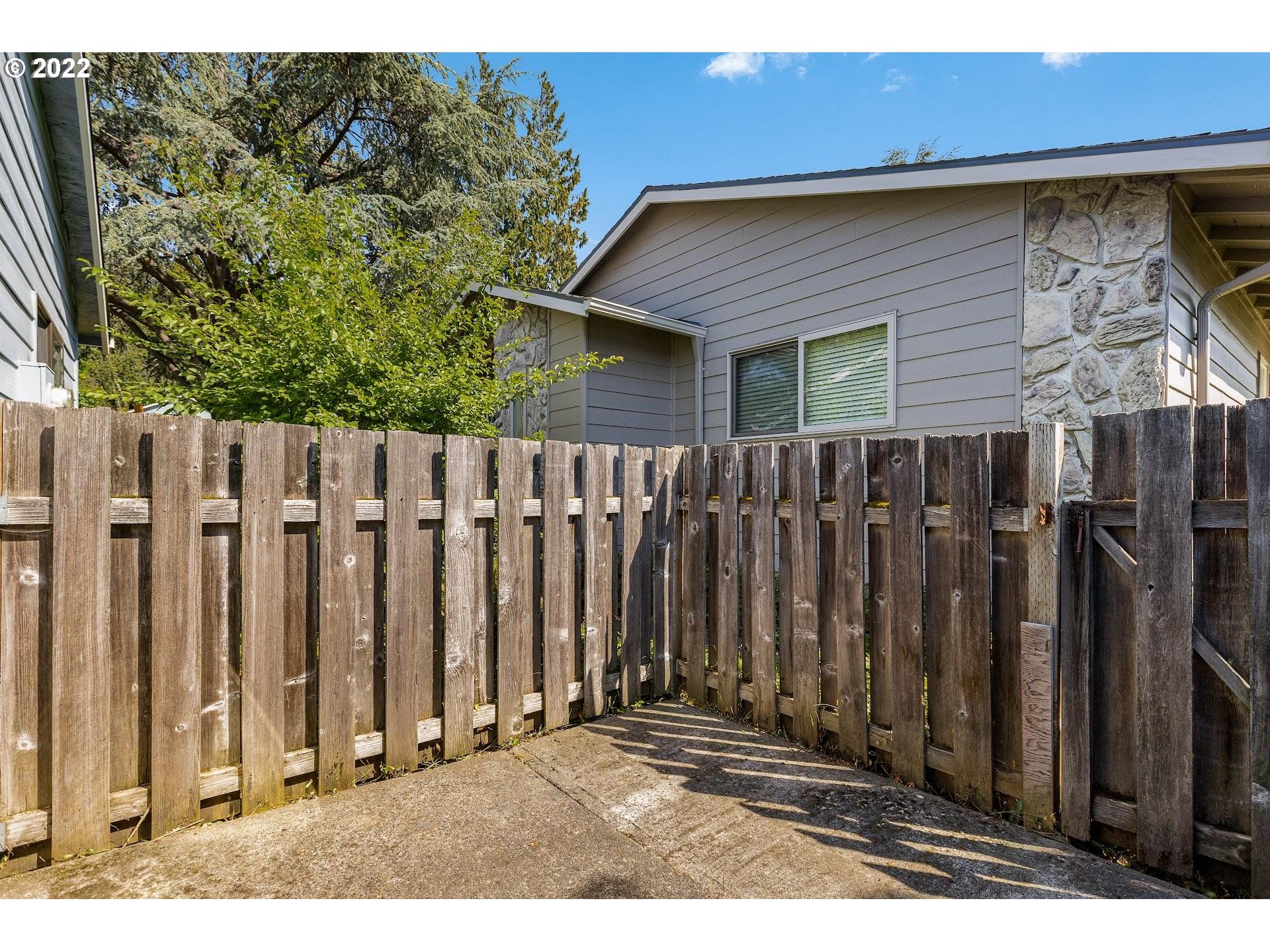3022 Southwest Carson Street Portland, OR 97219 - Photo 21 of 26 Gallery Image 21
