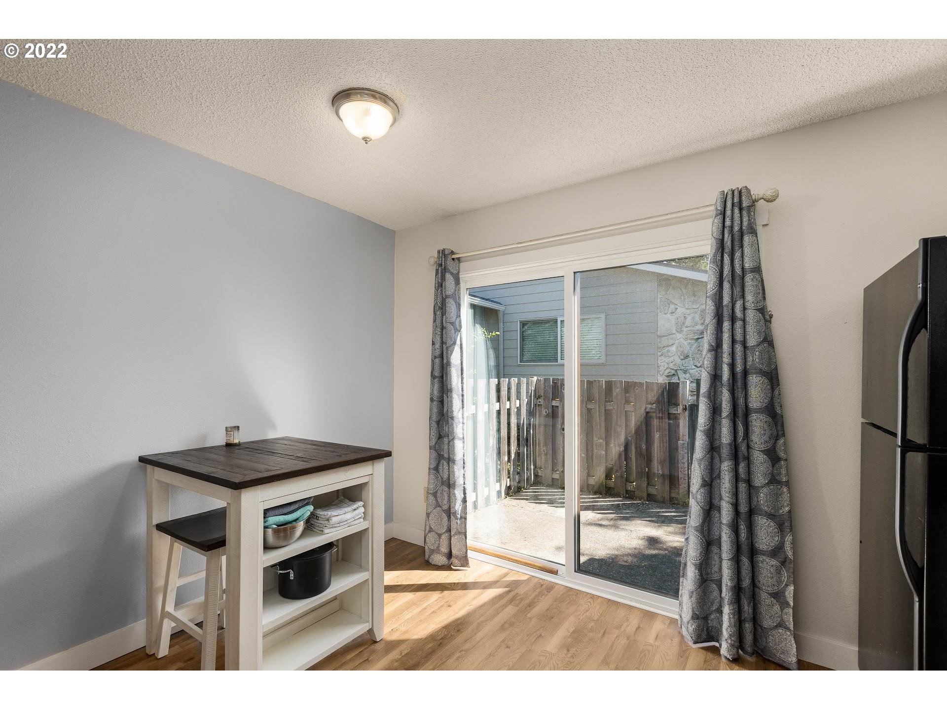 3022 Southwest Carson Street Portland, OR 97219 - Photo 9 of 26 Gallery Image 9