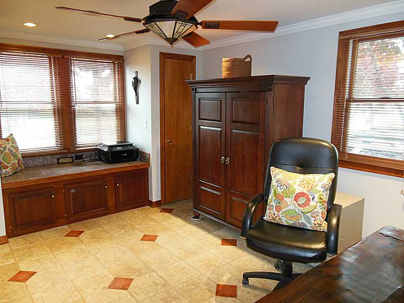 66 Point Road Portsmouth, RI 02871 - Photo 11 of 19 Studio/Study/Office.