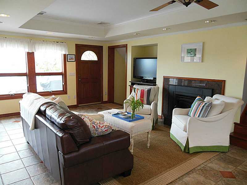 66 Point Road Portsmouth, RI 02871 - Photo 10 of 19 Living Room.