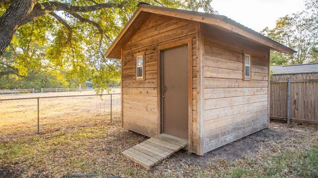 $1,950 | 401 Parkview Drive, Pflugerville, TX 78660