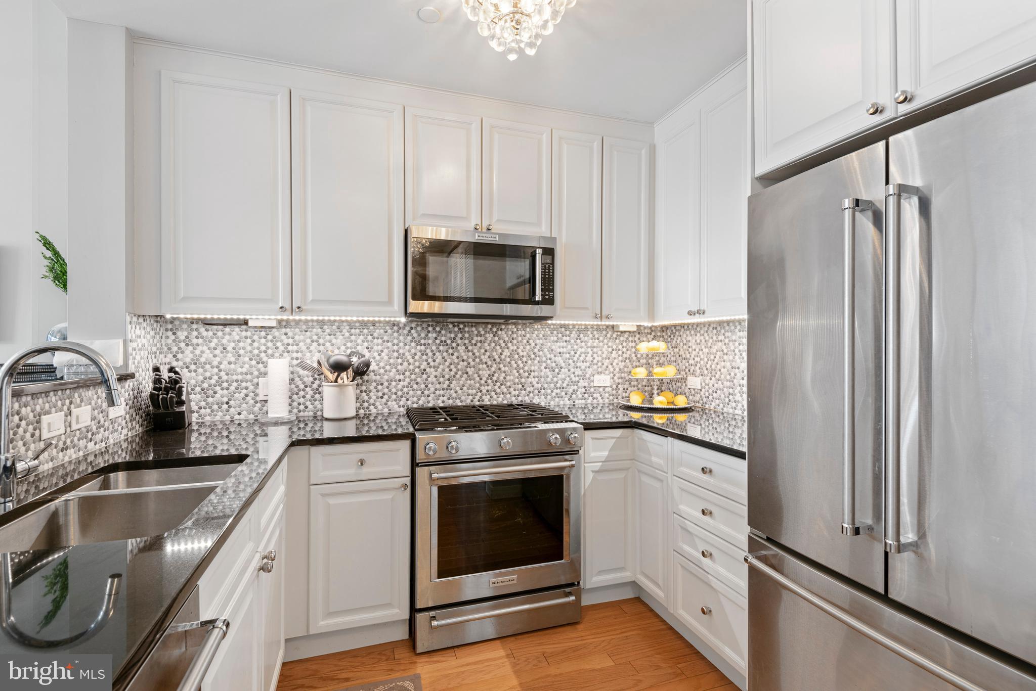 1900 Hamilton Street, Unit 702 Philadelphia, PA 19130 - Photo 4 of 44