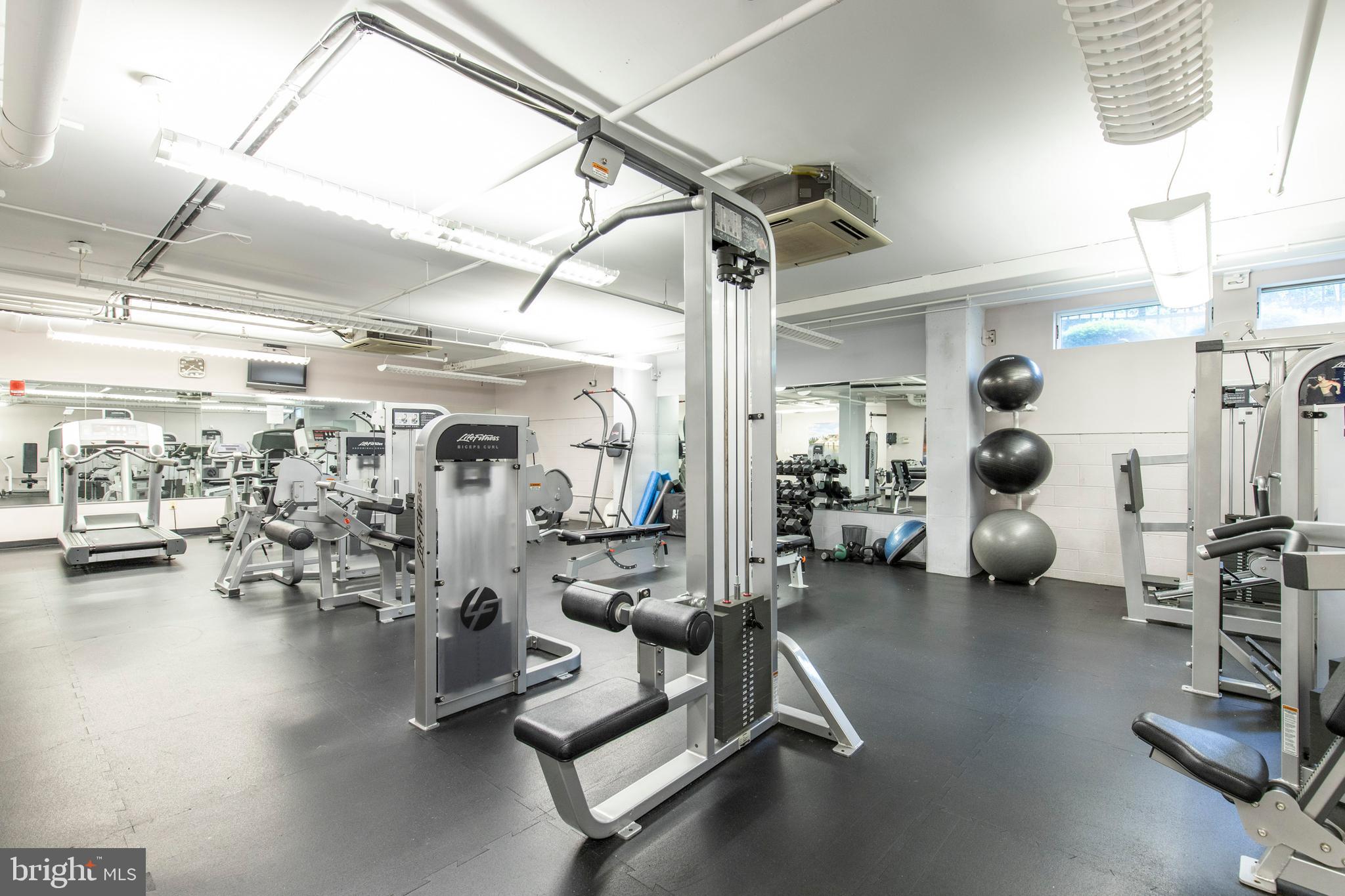 1900 Hamilton Street, Unit 702 Philadelphia, PA 19130 - Photo 39 of 44