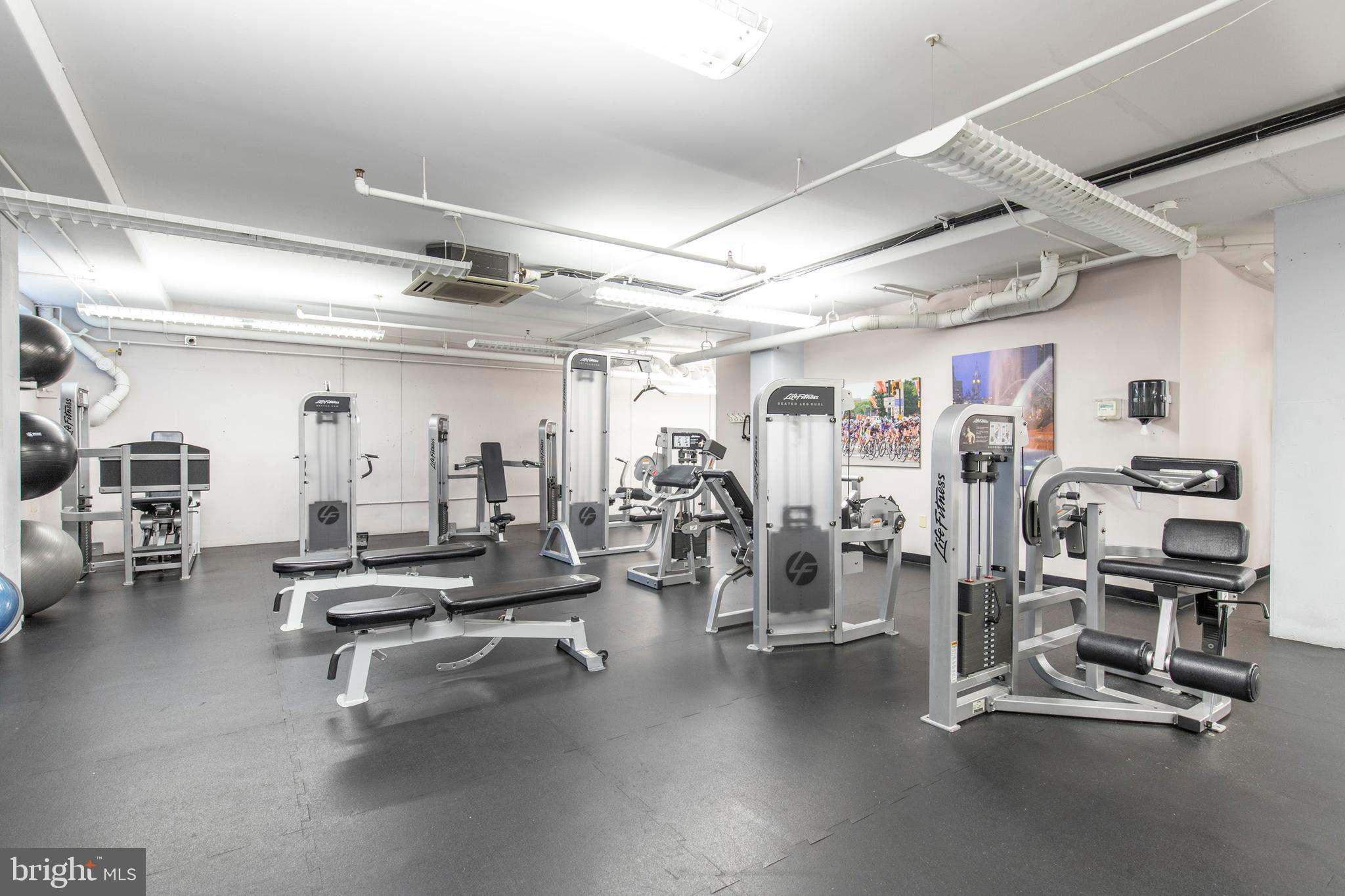 1900 Hamilton Street, Unit 702 Philadelphia, PA 19130 - Photo 40 of 44