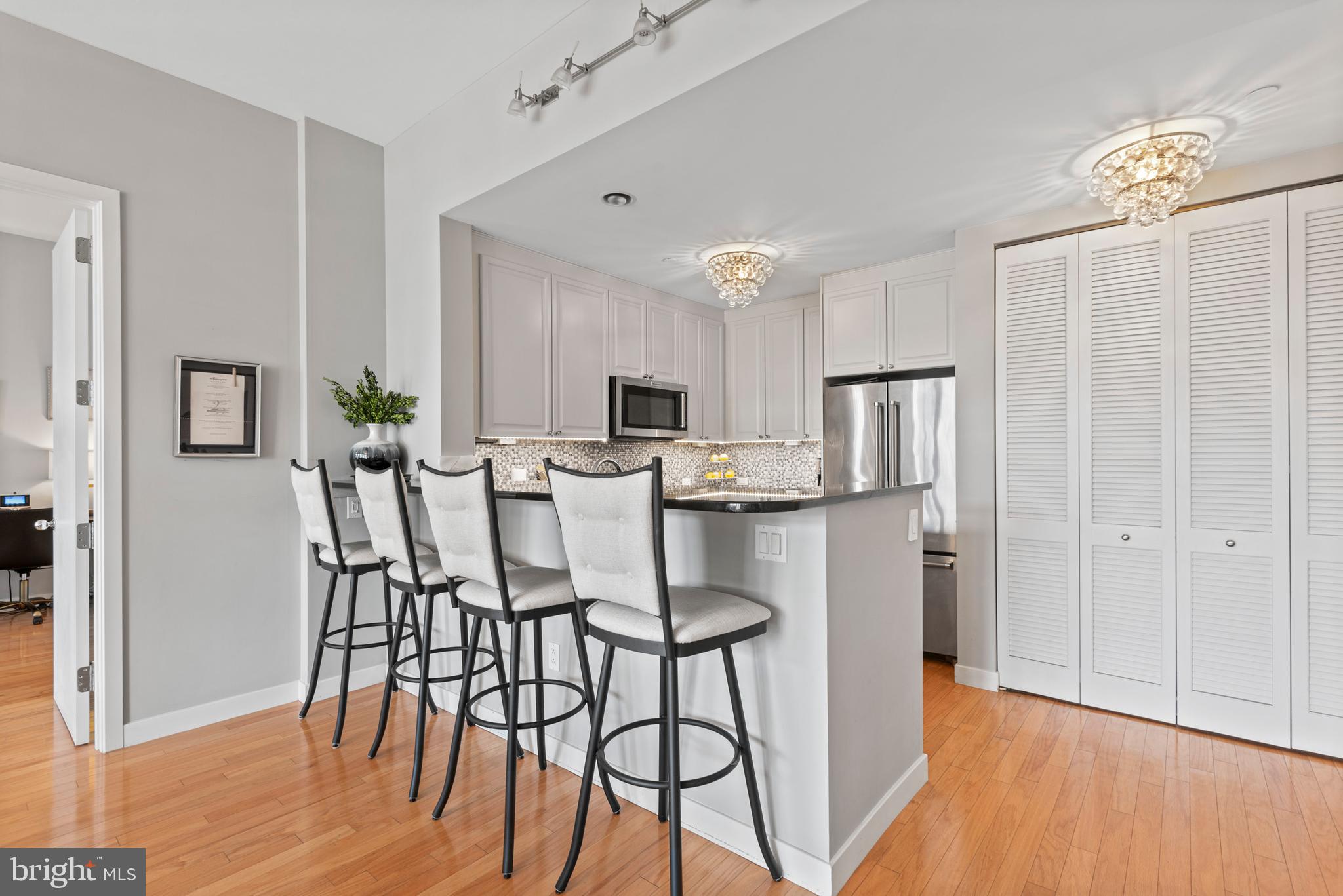 1900 Hamilton Street, Unit 702 Philadelphia, PA 19130 - Photo 5 of 44