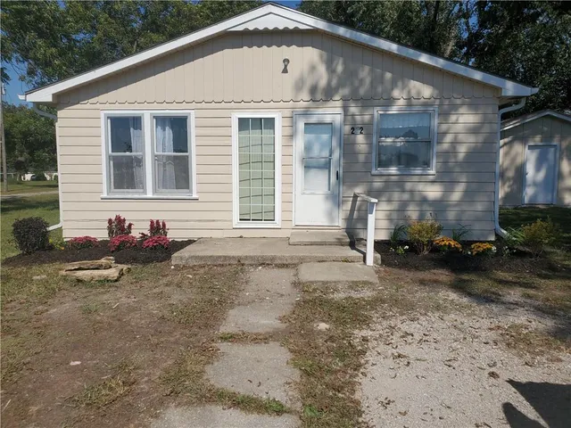 $175,000 | 202 Linn Street, Lacygne, KS 66040