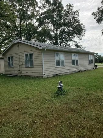 $165,000 | 202 Linn Street, Lacygne, KS 66040