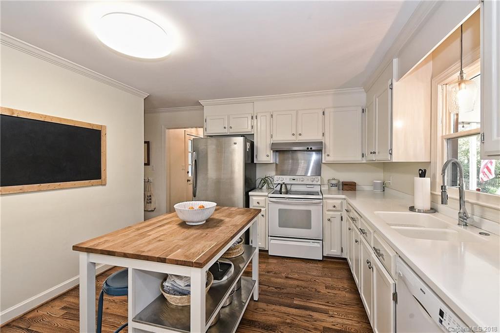 329 Bubbling Well Road Matthews, NC 28105 - Photo 17 of 36 Gallery Image 17