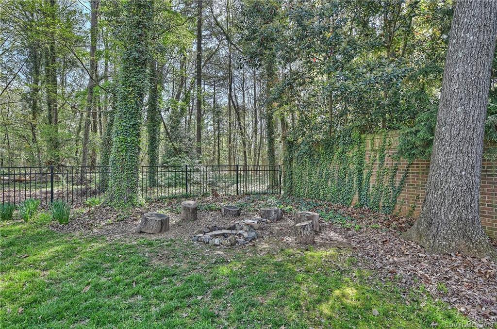 329 Bubbling Well Road Matthews, NC 28105 - Photo 34 of 36 Gallery Image 34
