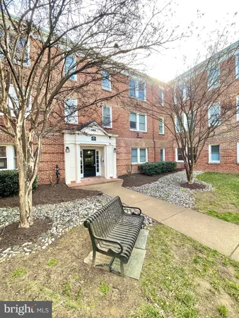 $1,600 | 906 South Washington Street, Unit 313, Alexandria, VA 22314