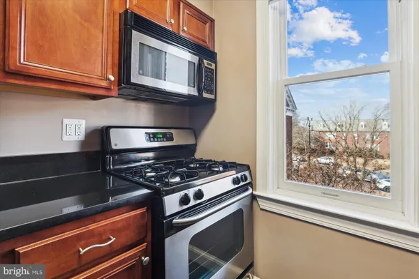 $1,600 | 906 South Washington Street, Unit 313, Alexandria, VA 22314