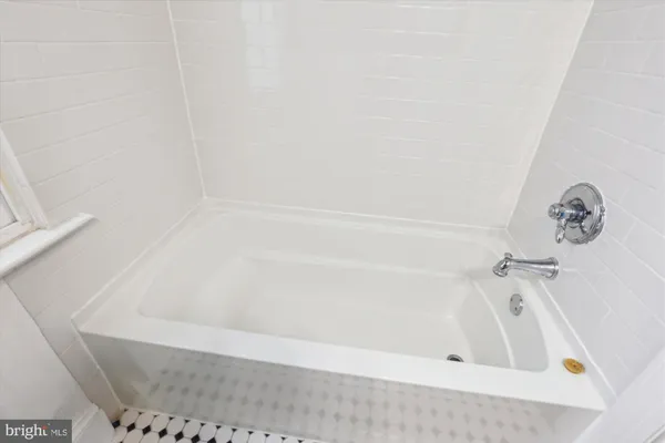 $1,600 | 906 South Washington Street, Unit 313, Alexandria, VA 22314