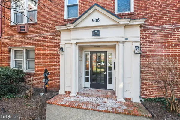 $1,600 | 906 South Washington Street, Unit 313, Alexandria, VA 22314