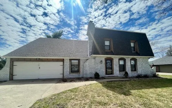 $398,000 | 154 North Sunset Drive, Maryville, MO 64468