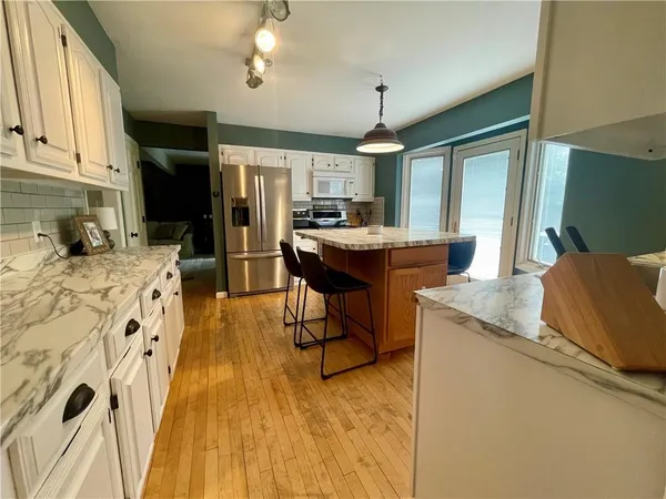 $398,000 | 154 North Sunset Drive, Maryville, MO 64468