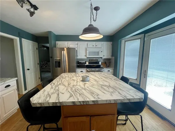 $398,000 | 154 North Sunset Drive, Maryville, MO 64468