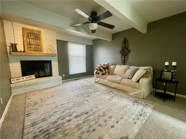 $398,000 | 154 North Sunset Drive, Maryville, MO 64468