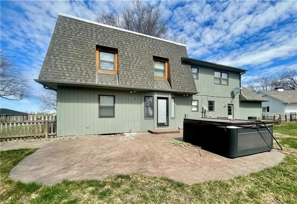 $398,000 | 154 North Sunset Drive, Maryville, MO 64468