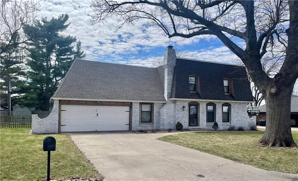 $398,000 | 154 North Sunset Drive, Maryville, MO 64468