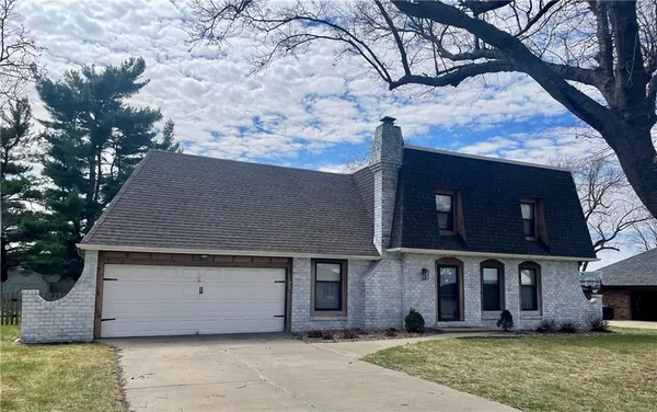 $398,000 | 154 North Sunset Drive, Maryville, MO 64468