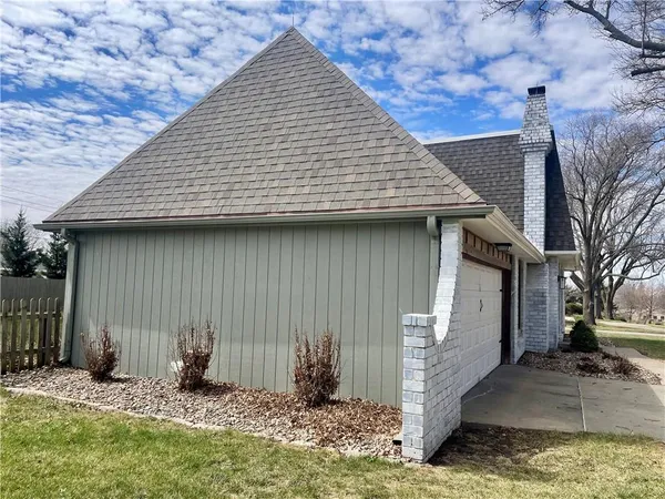 $398,000 | 154 North Sunset Drive, Maryville, MO 64468