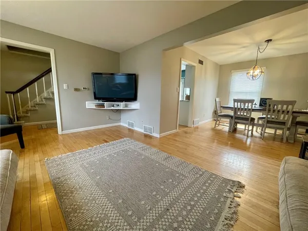 $398,000 | 154 North Sunset Drive, Maryville, MO 64468