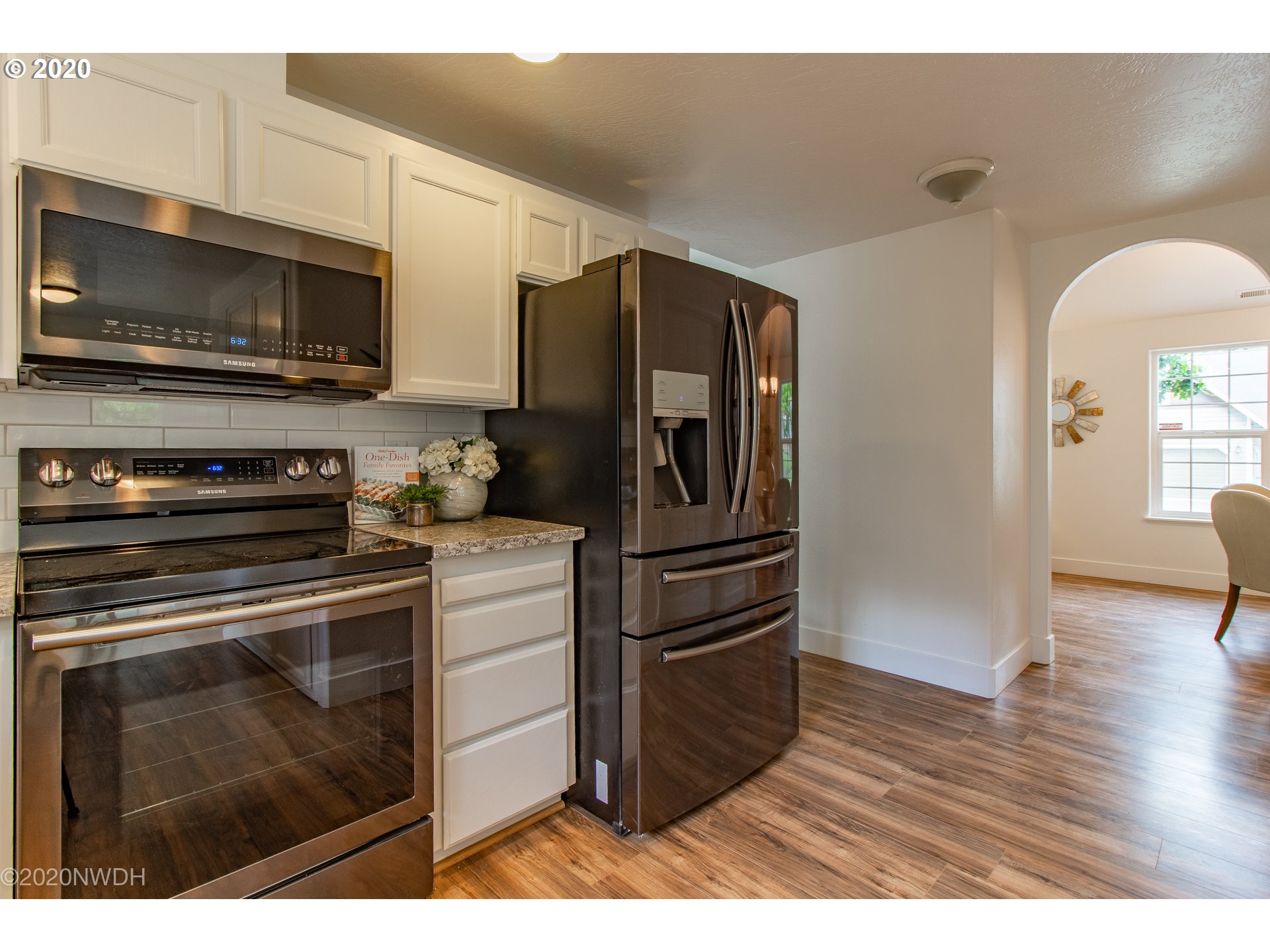 964 South 69th Place Springfield, OR 97478 - Photo 12 of 27