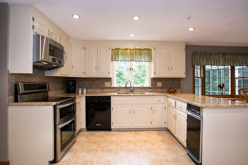 13 Whichita Road Medfield, MA 02052 - Photo 3 of 25 Gallery Image 3