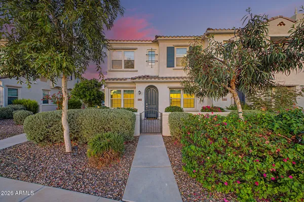 $550,000 | 4077 South Sabrina Drive, Unit 8, Chandler, AZ 85248