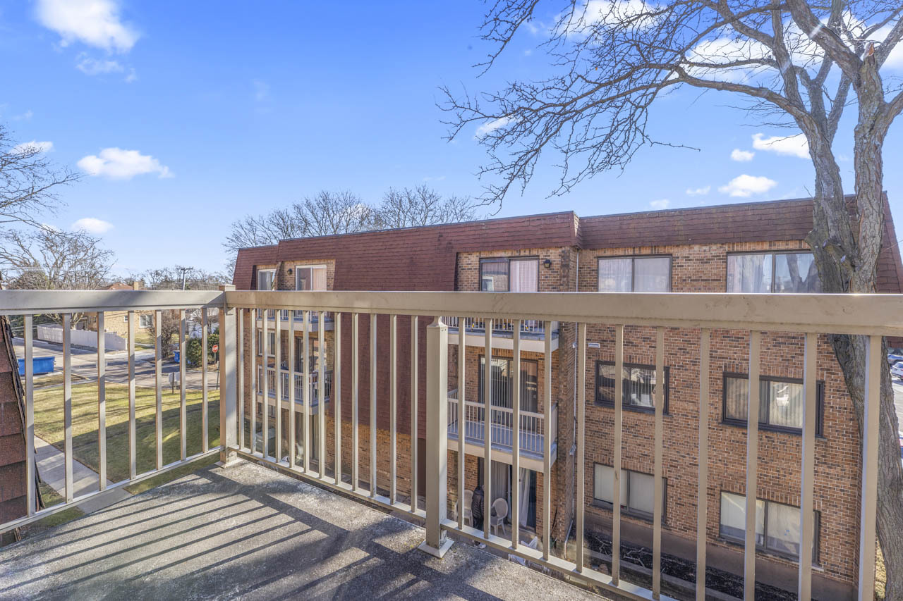 605 West Central Road, Unit C1 Mount Prospect, IL 60056 - Photo 16 of 20