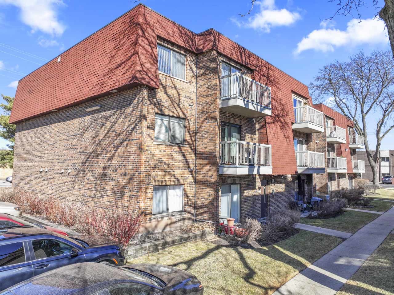 605 West Central Road, Unit C1 Mount Prospect, IL 60056 - Photo 2 of 20