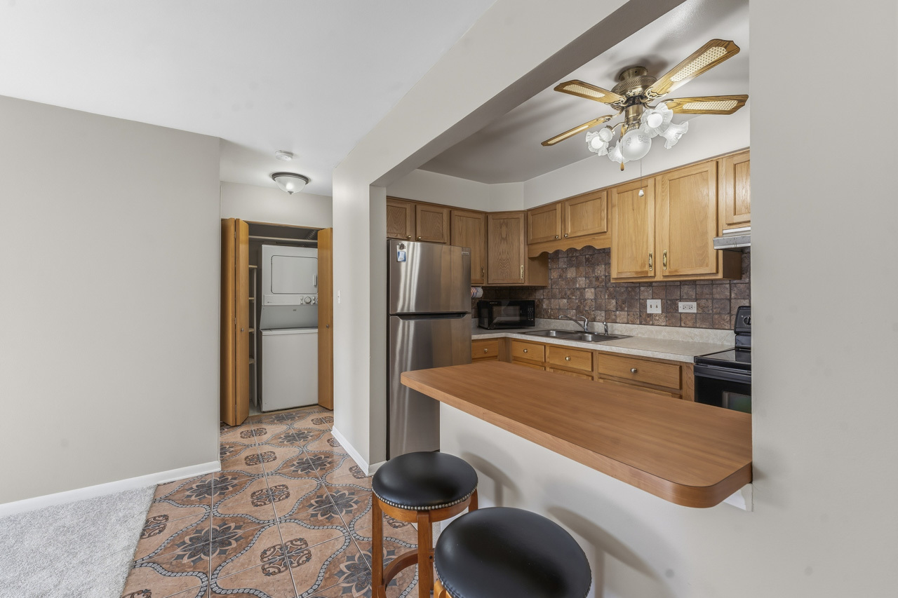 605 West Central Road, Unit C1 Mount Prospect, IL 60056 - Photo 8 of 20