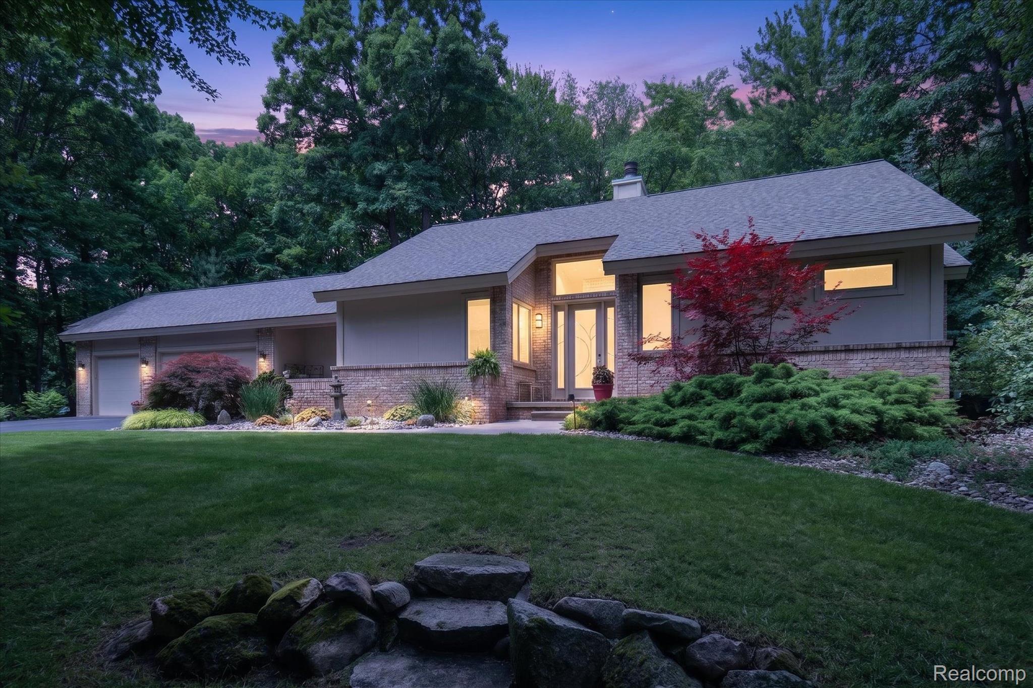 5388 Hartland Road Fenton, MI 48430 - Photo 2 of 74 01-5388-Hartland-Rd-WindowStill.jpg