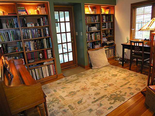 1484 Ashdowne Road Columbus, OH 43221 - Photo 4 of 20