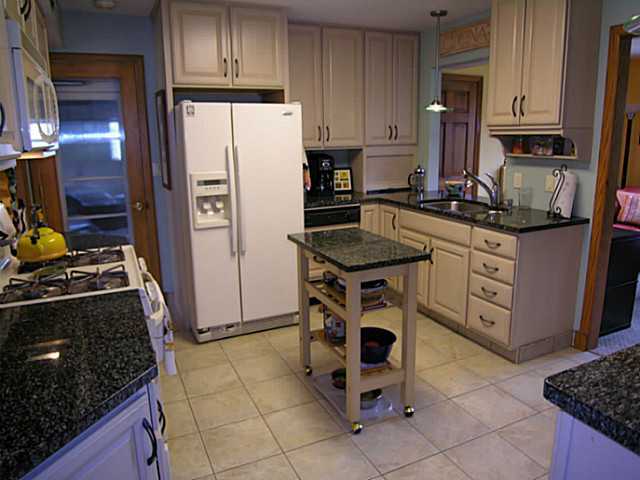 1484 Ashdowne Road Columbus, OH 43221 - Photo 6 of 20