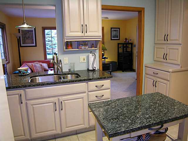 1484 Ashdowne Road Columbus, OH 43221 - Photo 7 of 20