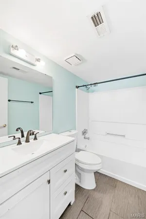 $130,000 | 2560 Creve Coeur Mill Road, Unit 12, Maryland Heights, MO 63043