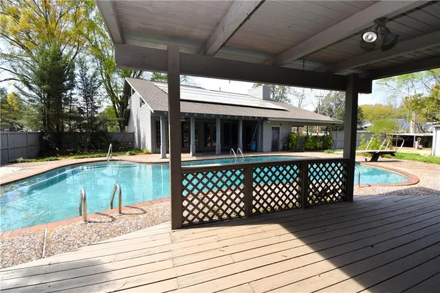 $450,000 | 1805 Horseshoe Drive, Alexandria, LA 71301