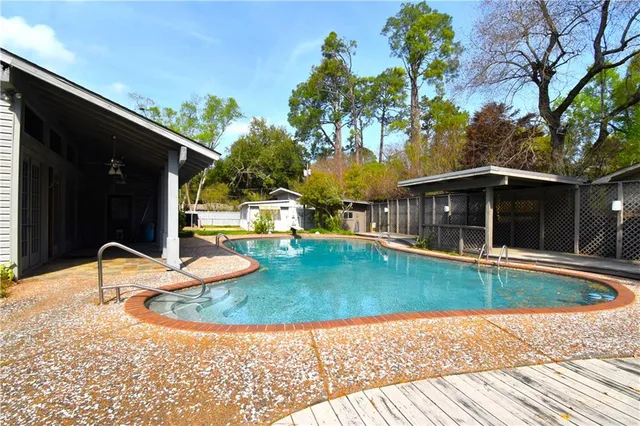 $450,000 | 1805 Horseshoe Drive, Alexandria, LA 71301