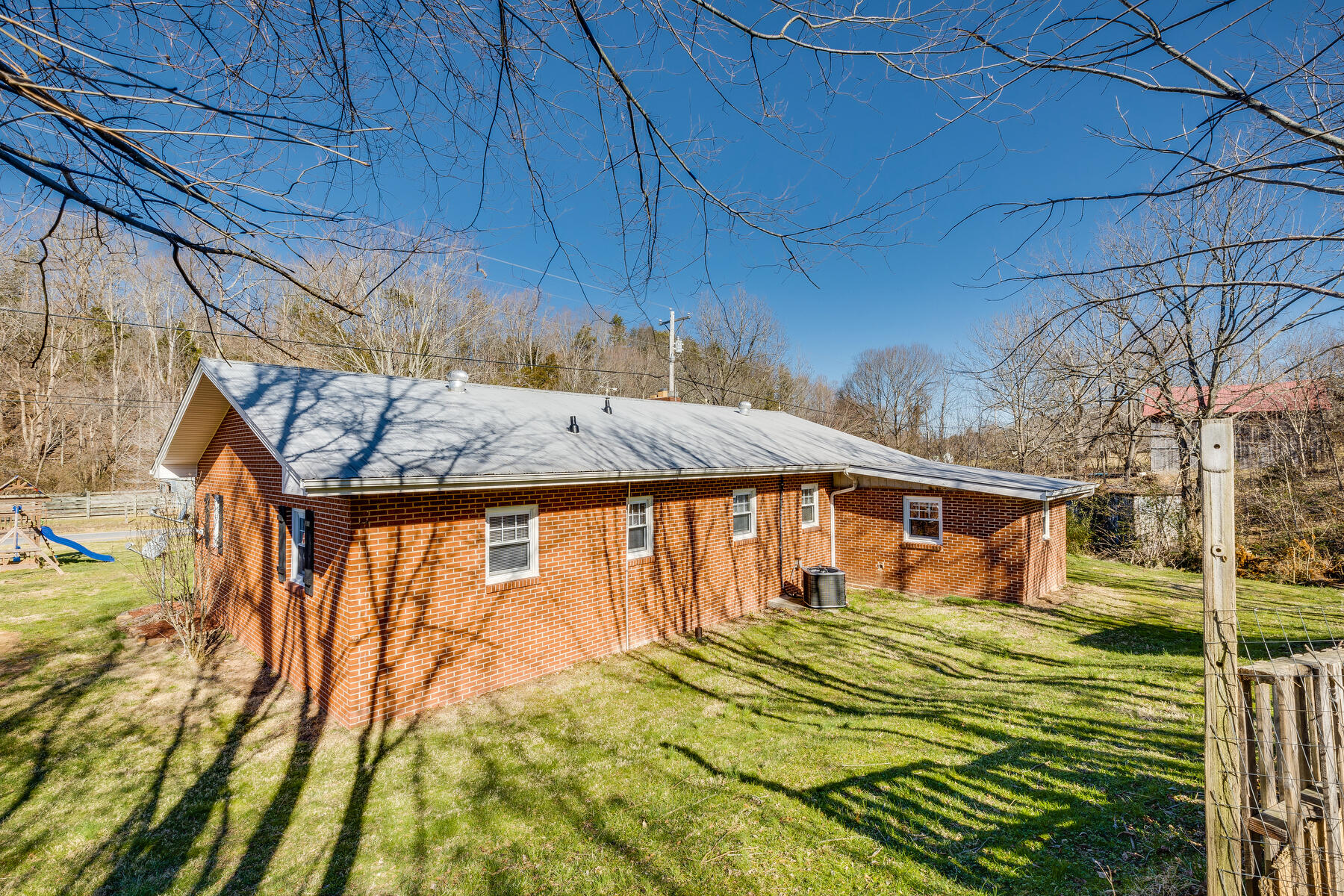 3555 Houston Valley Road Greeneville, TN 37743 - Photo 32 of 35 033