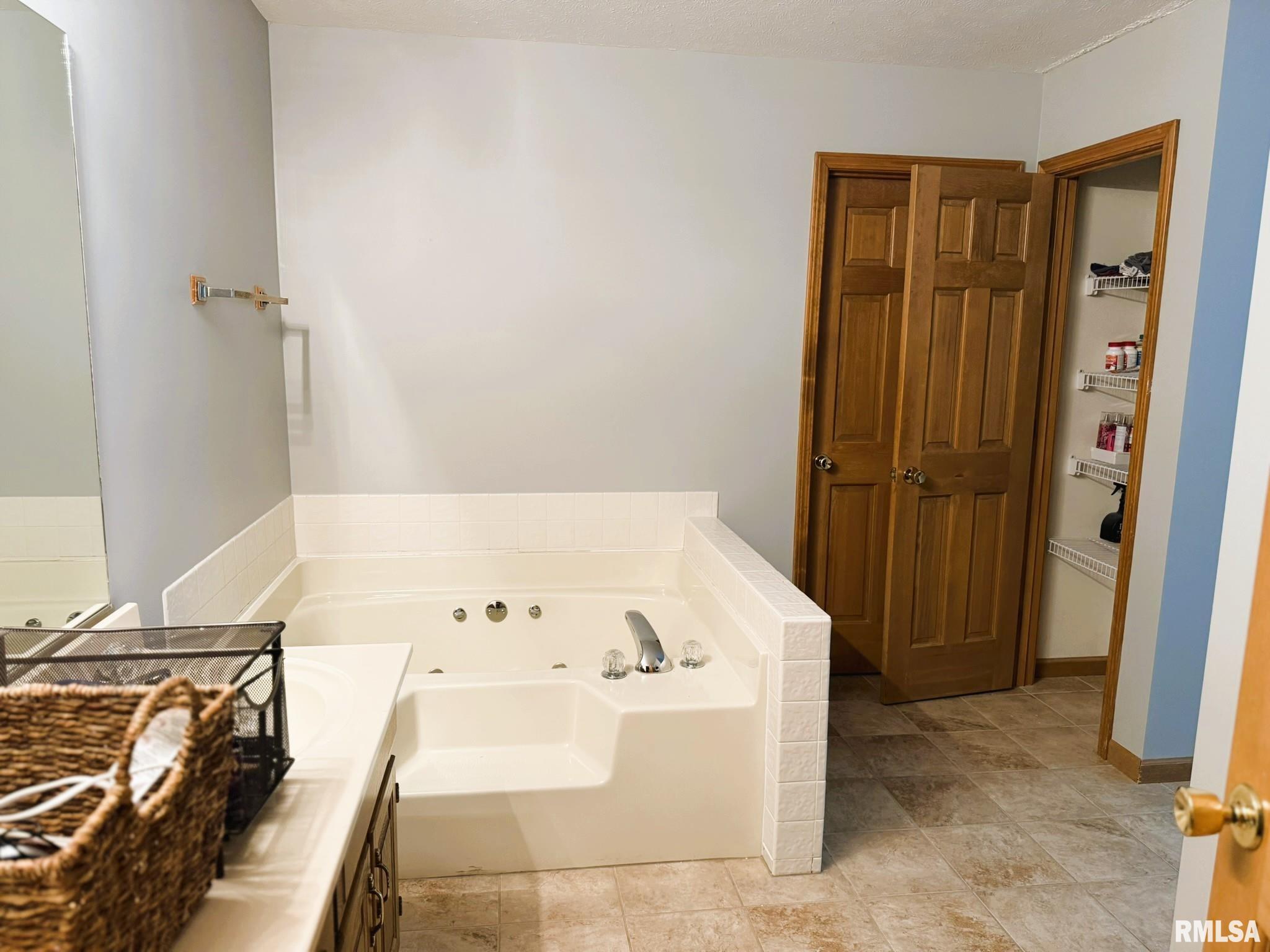 8033 Wilson Terrace Springfield, IL 62712 - Photo 23 of 40