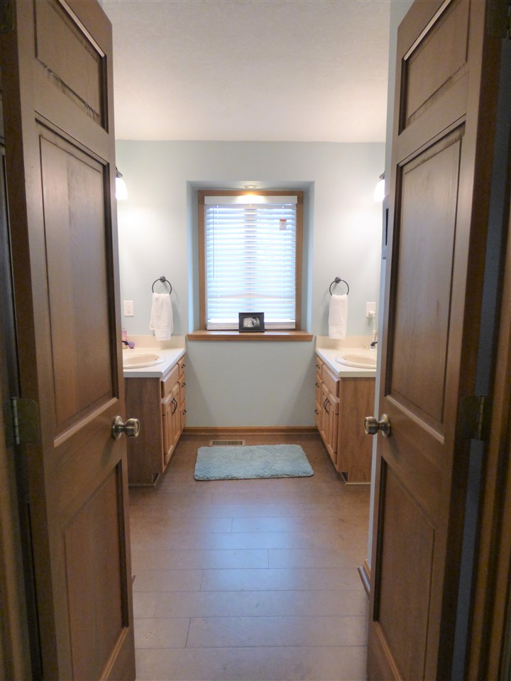 9936 Castle Ridge Place Fort Wayne, IN 46825 - Photo 7 of 36 Gallery Image 7